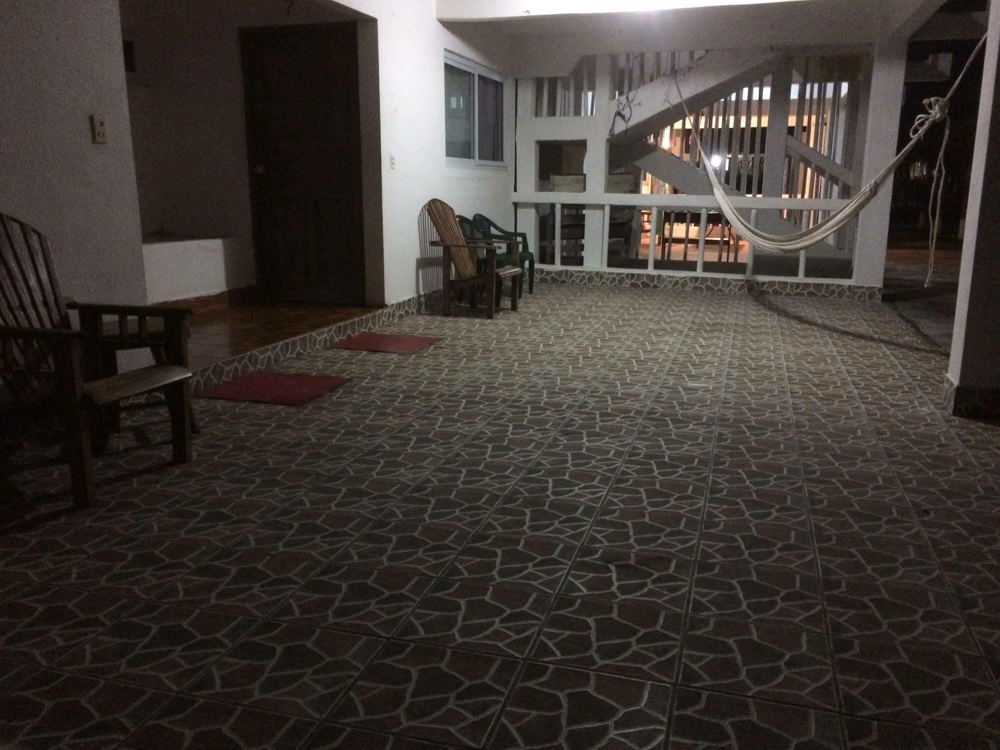 Tortugas Place Hotel Y Bungalos Монтеррико Экстерьер фото