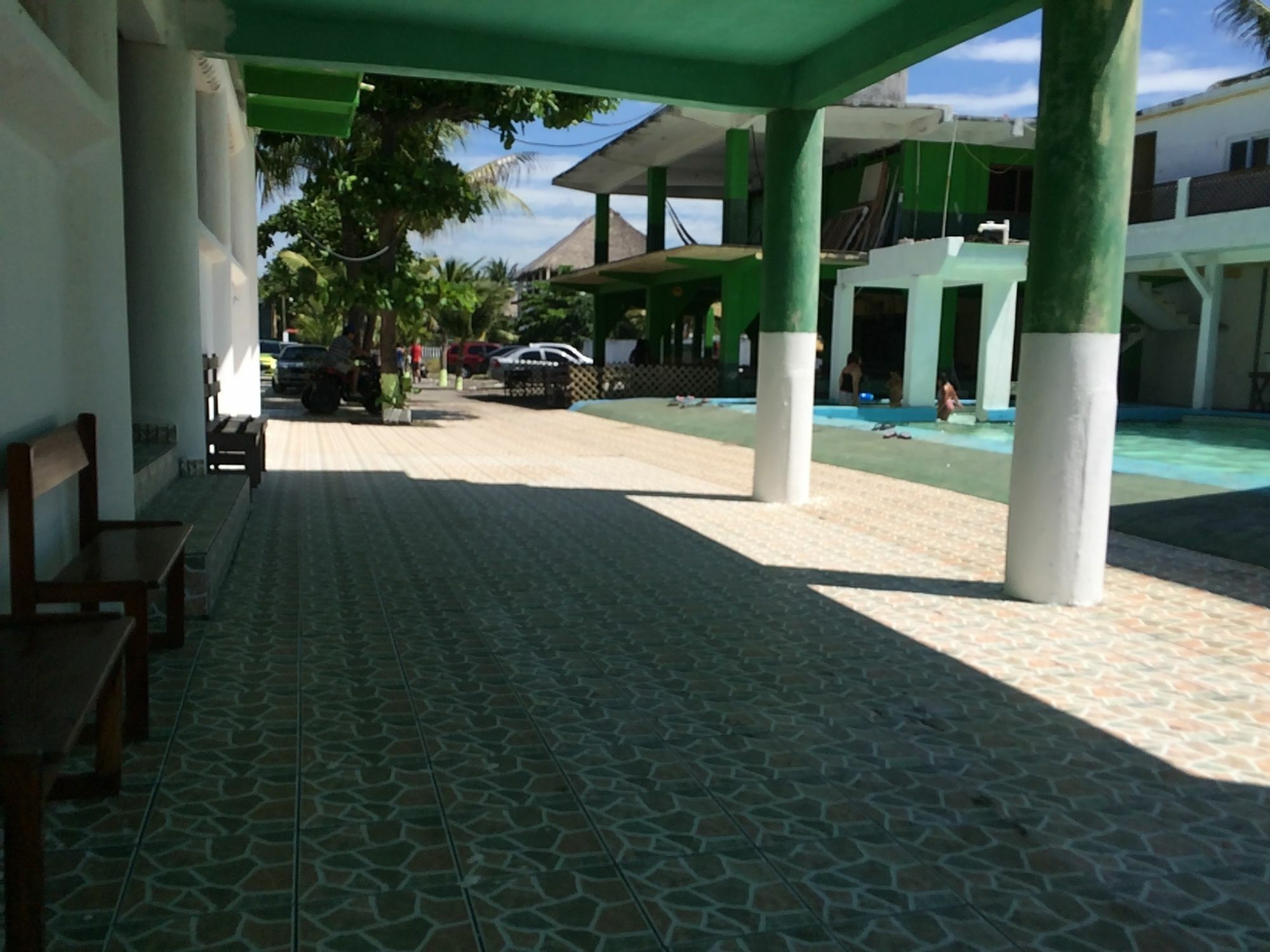 Tortugas Place Hotel Y Bungalos Монтеррико Экстерьер фото